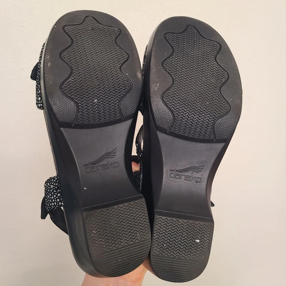 Dansko Sandi EU 40 US 9.5 10 Shimmer Nubuck Leather Sandals Wedge Strappy Silver